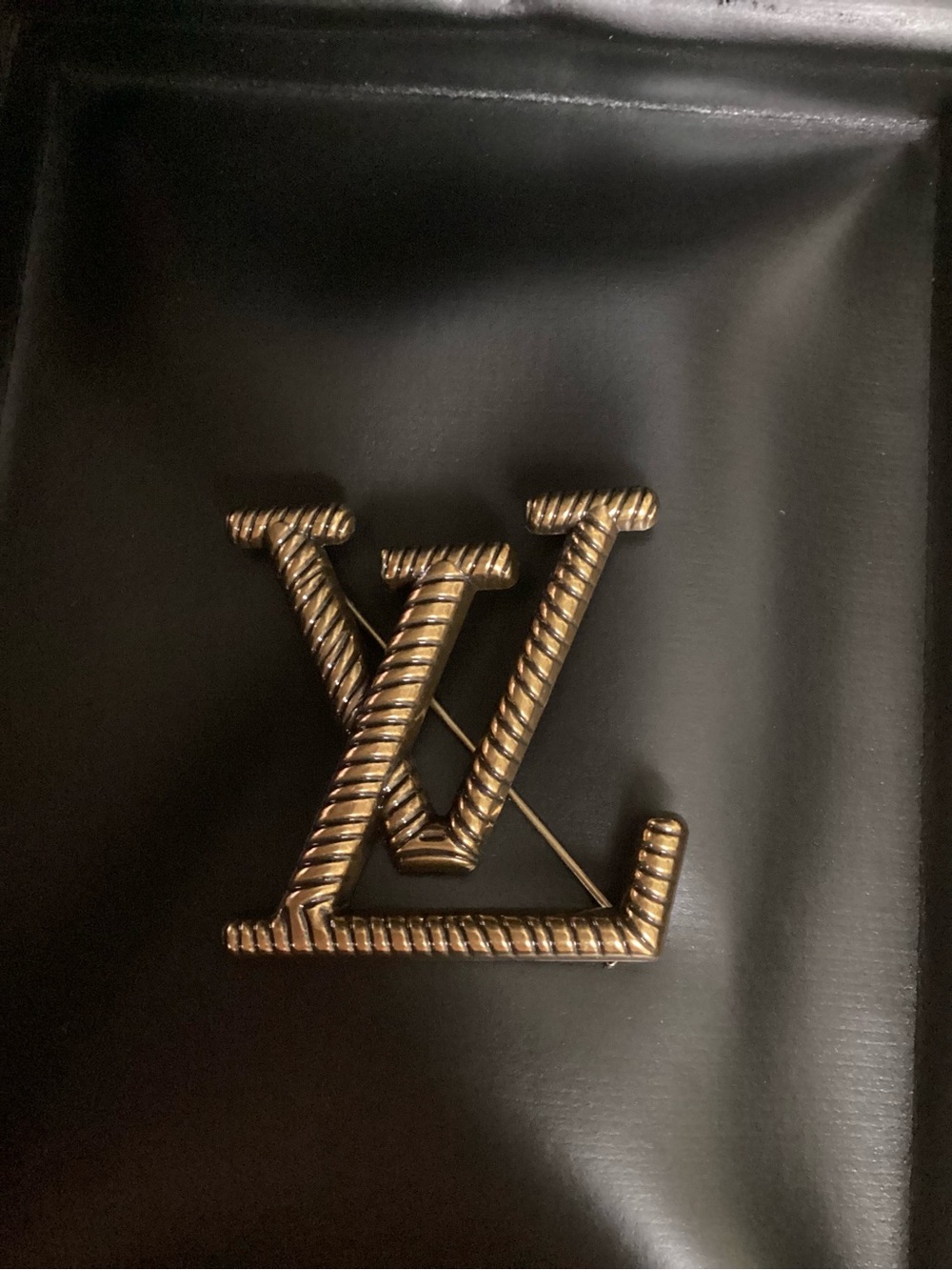 Louis Vuitton Gold-Tone Rope LV Logo Pin